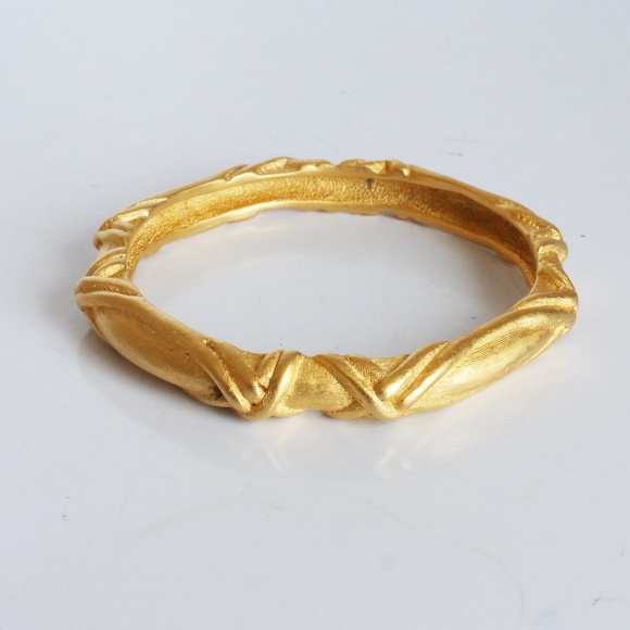 Givenchy Bracelet Bangle Gold Metal Textured Abstract Vintage 80s Jewelry - Picture 10 of 13